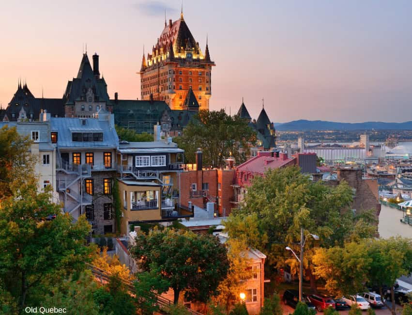 Discover the top 15 landmarks in Canada, from Niagara Falls and Banff to Old Qu&eacute;bec and the Northern Lights. A quick guide to the most iconic Canadian destinations.