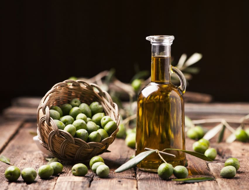 Discover what to buy in Italy and bring home the best Italy souvenirs — from olive oil and Murano glass to Limoncello, leather bags, and artisan gifts from Rome, Florence, and Venice.