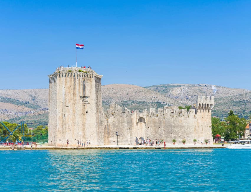 Discover the cost of attractions in Croatia in 2025. From Dubrovnik City Walls to Plitvice Lakes, find updated ticket prices, tours & budget tips.