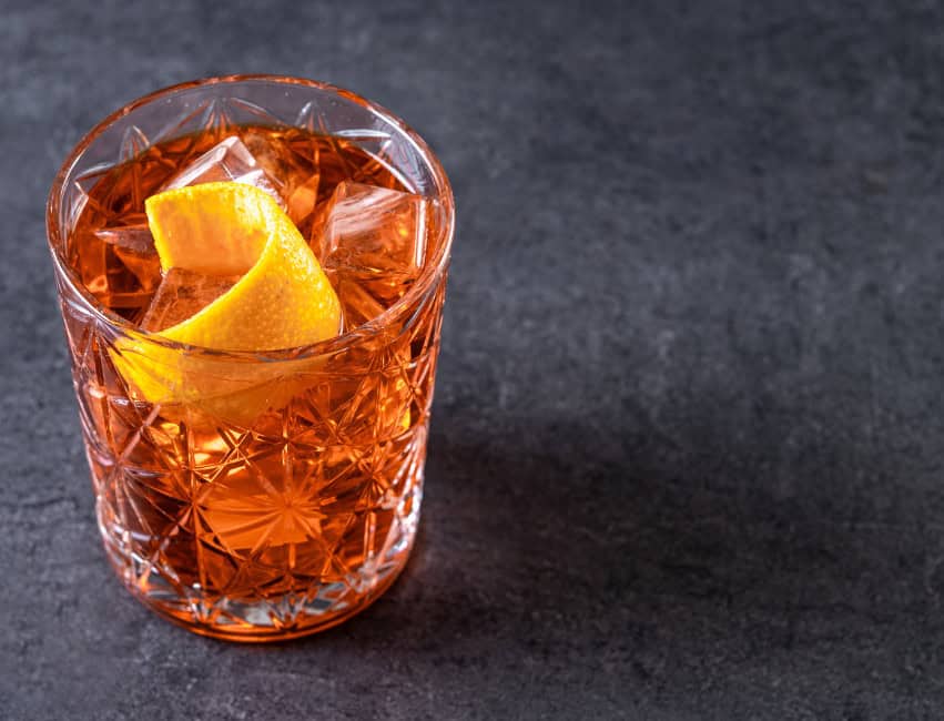 Discover the best Italian cocktails and drinks. From Aperol Spritz to Negroni, explore recipes, regional favorites, and aperitivo culture.