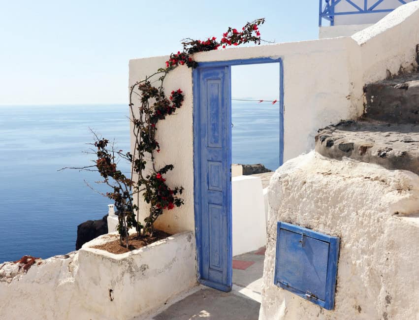 Discover the best Greek islands for holidays. Explore beaches, culture, food, and itineraries in this ultimate guide to Greece&rsquo;s island destinations.