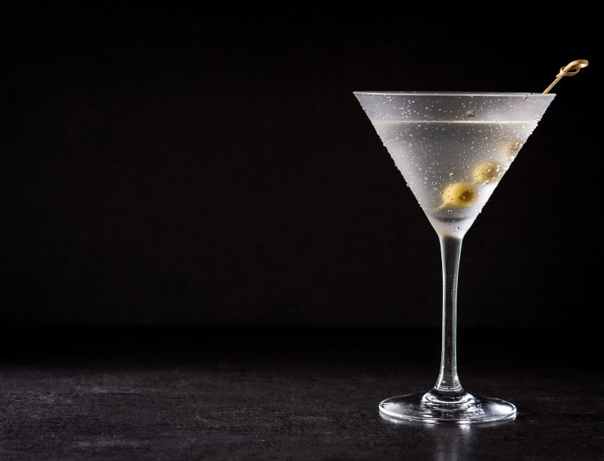 Discover the best Italian cocktails and drinks. From Aperol Spritz to Negroni, explore recipes, regional favorites, and aperitivo culture.