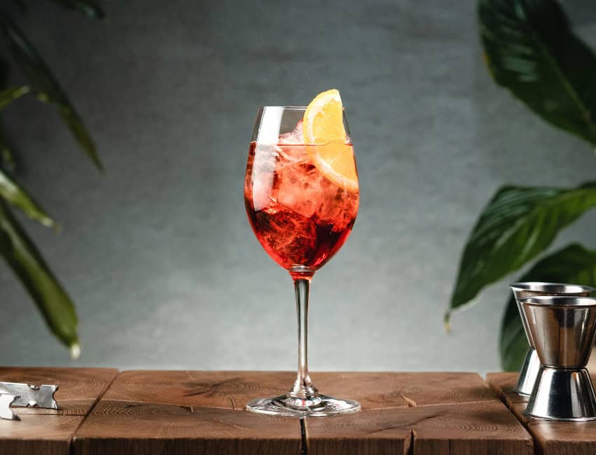 Discover the best Italian cocktails and drinks. From Aperol Spritz to Negroni, explore recipes, regional favorites, and aperitivo culture.
