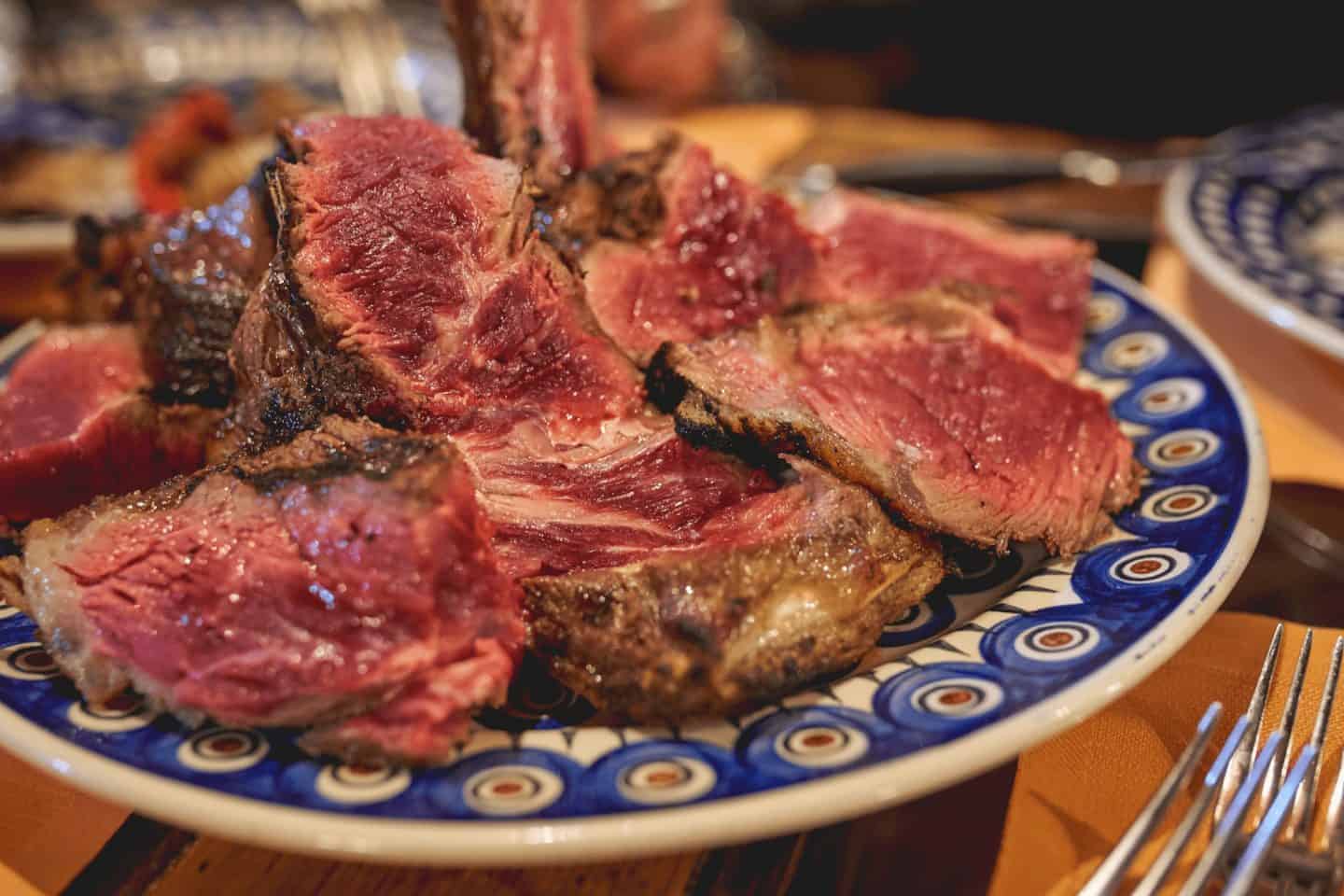 Discover the best Florentine steak in Florence, Italy. Learn where to eat authentic bistecca alla fiorentina, how it’s cooked, and which restaurants to visit.