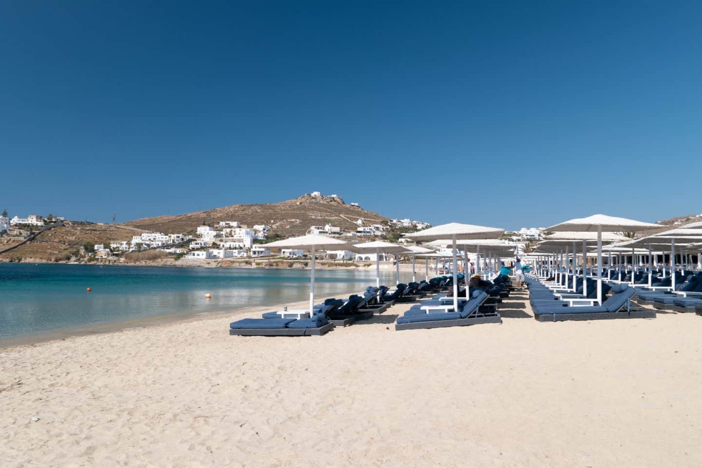 mykonos beaches, mykonos greece nightlife, nightclub mykonosgreece, mykonos partymykonos partying, mykonos clubs, mykonos beach club, beach parties in mykonos, where to party in mykonos, best nightlife in mykonos, mykonos best beach clubs,