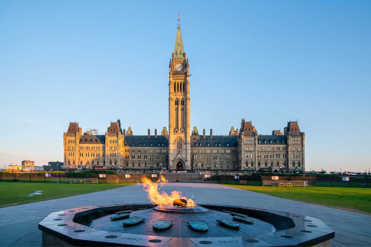 Parliament Hill in Ottawa, beautiful places to visit Canada, Canadian sights to see