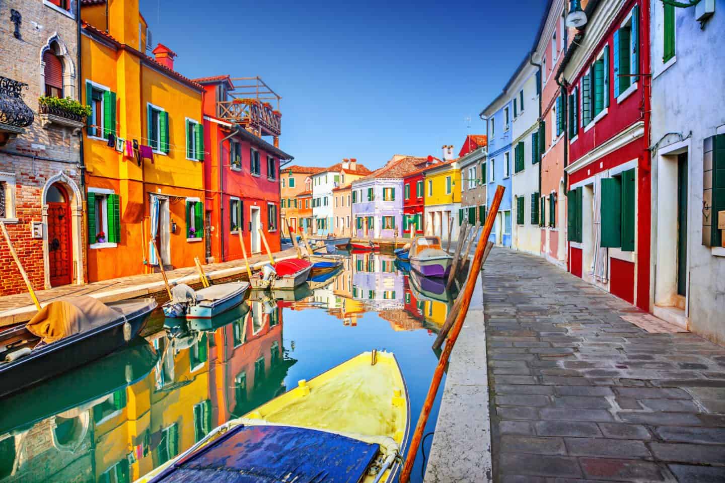 Discover the best things to do in Venice in winter &mdash; from Christmas markets and gondola rides to cozy caf&eacute;s and island escapes