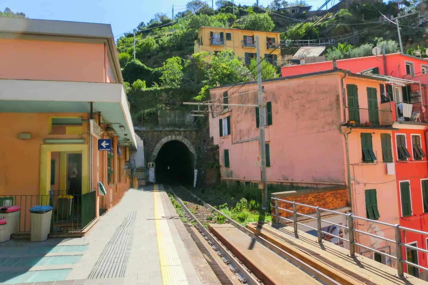 vernazza cinque terre italy train station