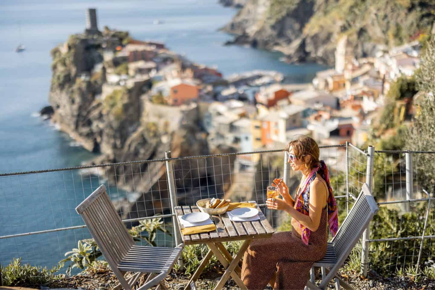 vernazza cinque terre italy restaurant views