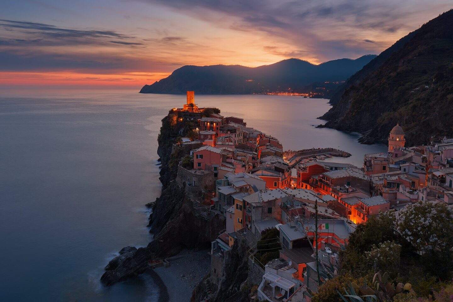 vernazza cinque terre italy at night
Tucked along Italy&rsquo;s Cinque Terre coast, Vernazza is a pastel paradise of sea views, wine terraces, and secret coves. Discover where to stay, what to eat, and why this tiny village is the most beautiful spot in Cinque Terre.