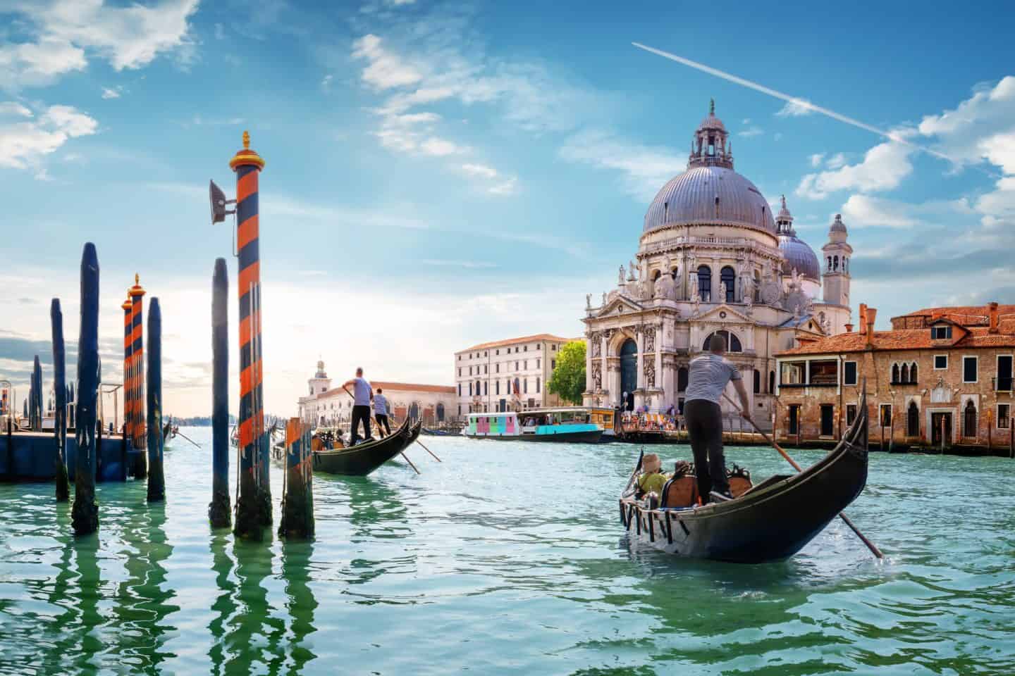 Discover the best things to do in Venice in winter &mdash; from Christmas markets and gondola rides to cozy caf&eacute;s and island escapes. Gondola in Venice italy
