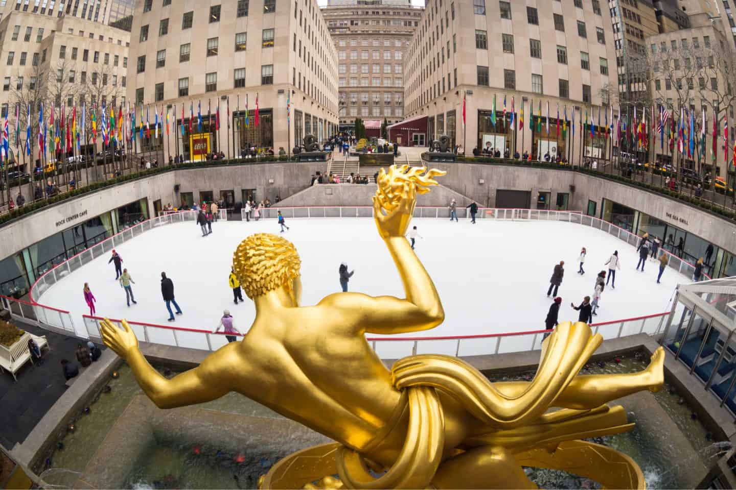 Discover the magic of Christmas in New York City &mdash; from Rockefeller Center&rsquo;s tree lighting to the Bryant Park Winter Village and festive Fifth Avenue lights. Your complete NYC Christmas itinerary and must-see holiday attractions!