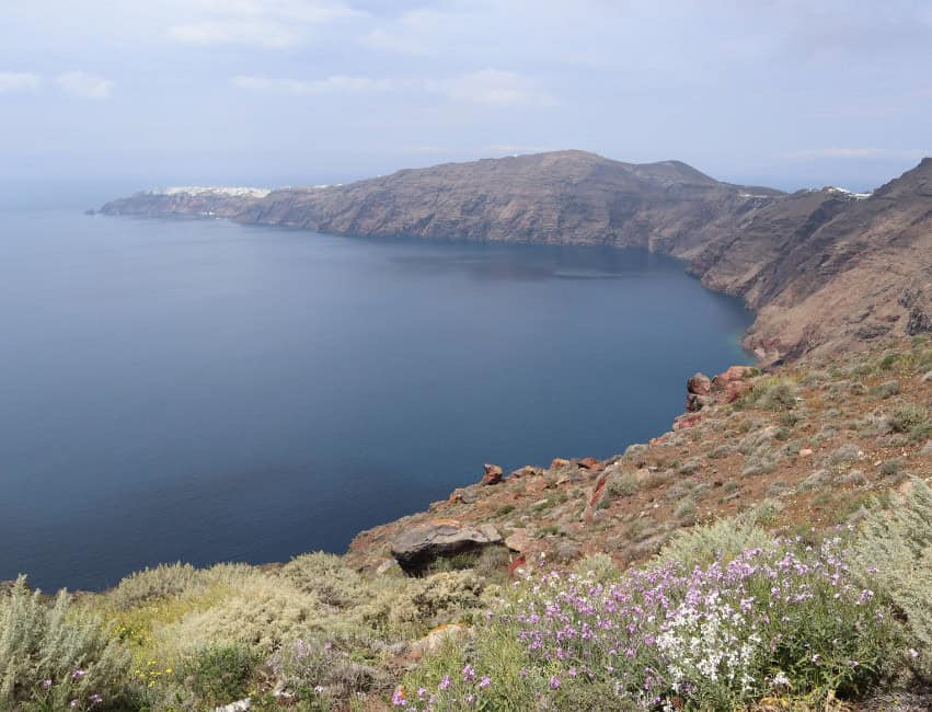 hiking oia to fira santorini greece